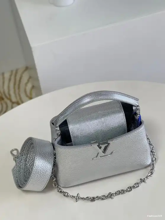 CAPUCINES VUITTON MINI LOUIS 0402